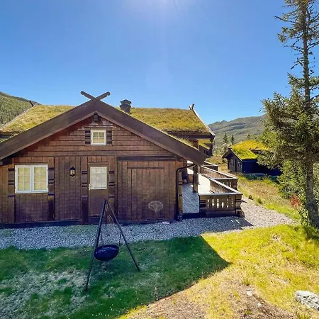 Lovely In With House A Mountain View